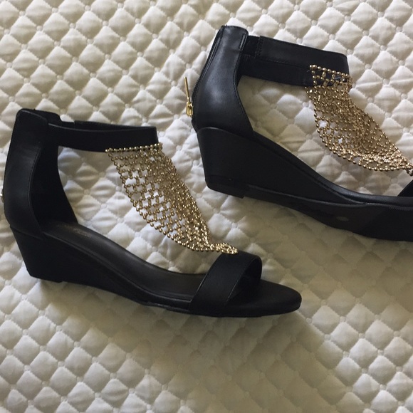 Thalia Sodi Shoes - New Thalia soda black and gold bling